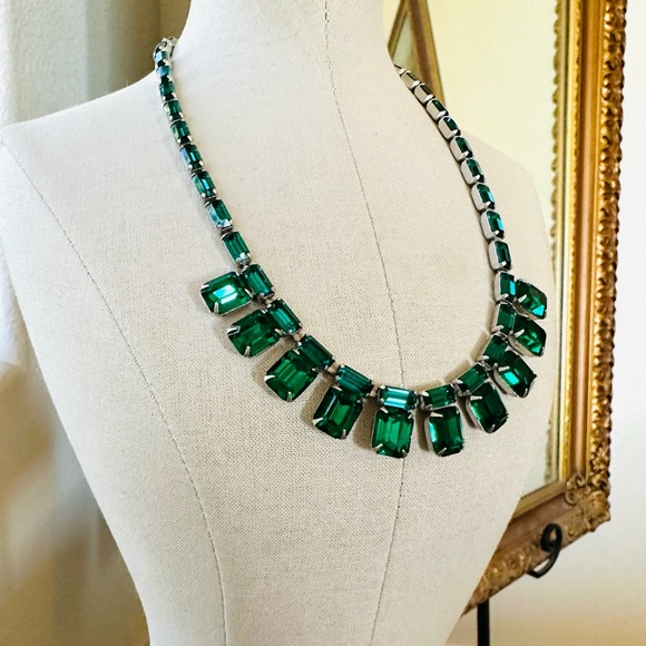 Vintage Rare Green Crystal Necklace - Picture 9 of 17